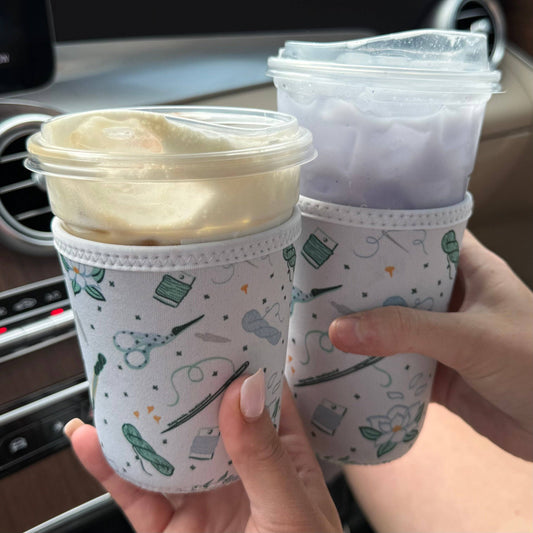Magnolia Needlepoint Pattern Cup Sleeve Koozie