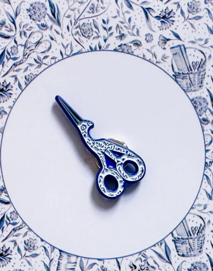Penny Linn - Blue Crane Scissors Needle Minder